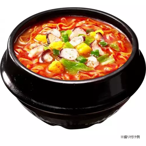 Лапша пшеничная Nissin Seafood Jjigae с кимчи, морепродуктами и чили, Япония, 63 г